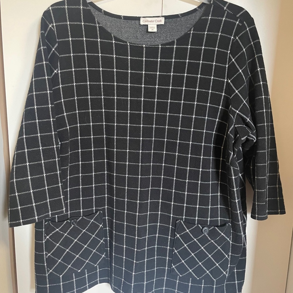 Bundle (2) Coldwater Creek Women's Textured Tunics in Blue and Black - Picture 7 of 11